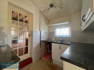 Kitchen- click for photo gallery